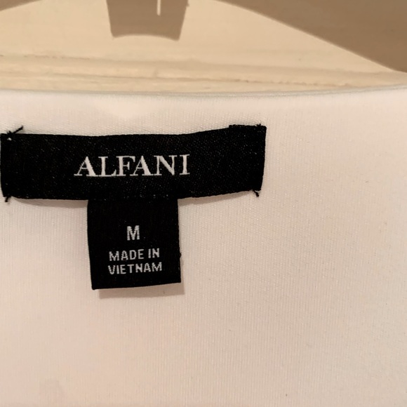 Gorgeous brand new Alfani white dotted blouse in black.size : M - Picture 6 of 13